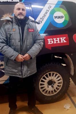 Антон Мельников выступит на чемпионской гонке на брендированной к 100-летию Коми машине