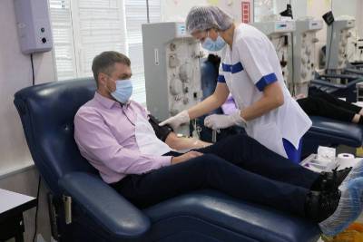 Руководитель Волонтёрского центра в Смоленске сдал плазму крови