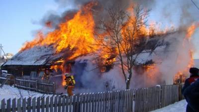 Труп саратовца обнаружили при тушении пожара в частном доме