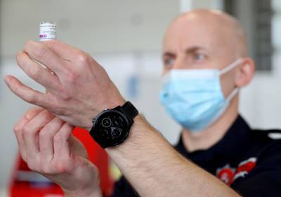 Ученые обнаружили, что новый "британский" коронавирус снижает эффективность вакцины в 10 раз