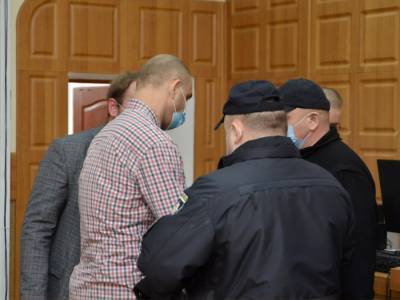 Суд отправил под арест подозреваемого в стрельбе по детям в Тернополе