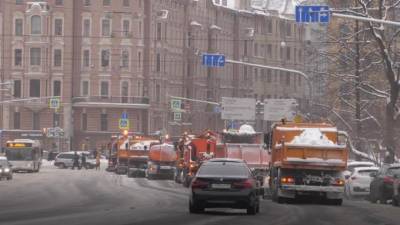 В Петербурге расплавили более 7 тыс. кубометров снега за сутки