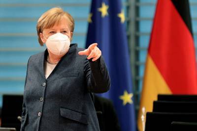 Меркель увидела «свет в конце тоннеля» в ситуации с коронавирусом
