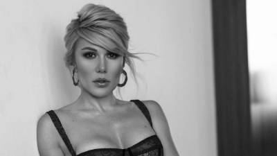 Участница дуэта TamerlanAlena снялась для обложки мужского глянца: сексуальные кадры