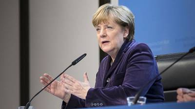 Меркель рассказала, что будет рада открытию парикмахерских после локдауна
