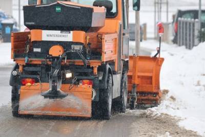 Где не стоит парковать машину 5 февраля в Новосибирске: список улиц, где будут чистить снег