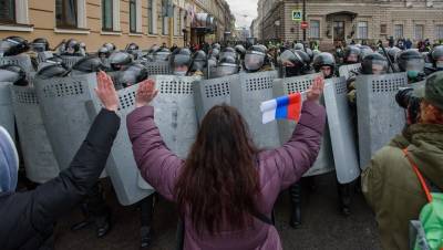 В Петербурге по итогам трех акций суды арестовали свыше 350 человек - dp.ru - Санкт-Петербург - 23 Января