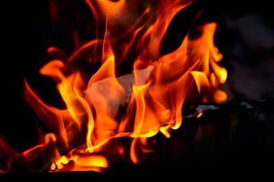 Крупное возгорание произошло на складе продуктов в Омске