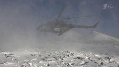 В Хабаровском крае экипажи армейской авиации впервые посадили вертолеты в горах Сихотэ-Алиня