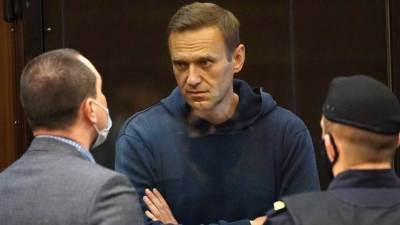 За что Алексея Навального снова отправили под суд?