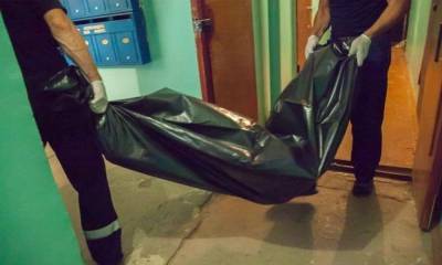Мертвую женщину нашли в квартире в Петрозаводске