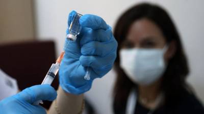 Россияне доверяют отечественным вакцинам от коронавируса — опрос