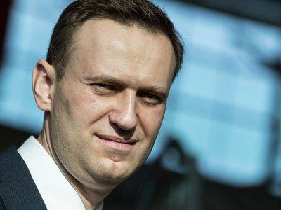 От властей Франции потребовали возобновить следствие по делу о доносе "Ив Роше" на Навального