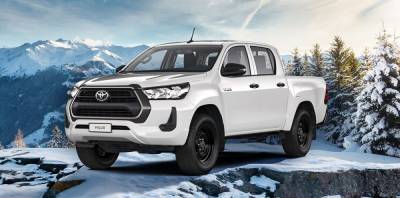 Японский пикап Toyota Hilux впервые получил бензиновый двигатель в России