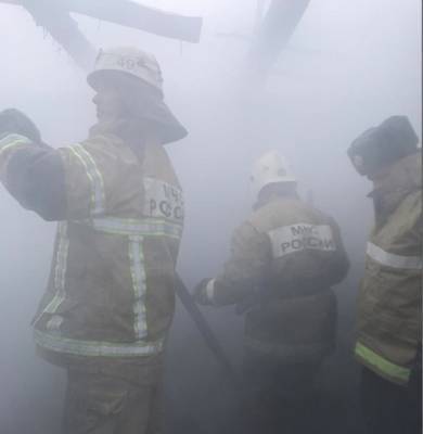 В селе Самбек из поджара спасли двух человек