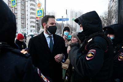 Иностранные дипломаты приехали на заседание суда по делу Навального о клевете