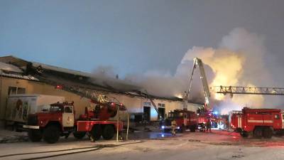 Названа причина пожара на продуктовом складе в Омске