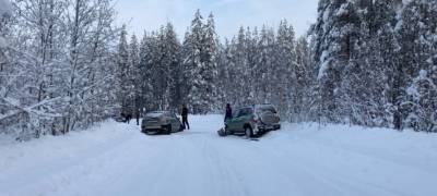 Автомобилисты столкнулись на встречной полосе на севере Карелии
