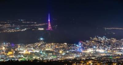 Тбилисскую телевышку подсветили в цвета Всемирного дня борьбы с раком