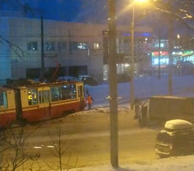 В Петербурге из-за снега произошло более 400 аварий