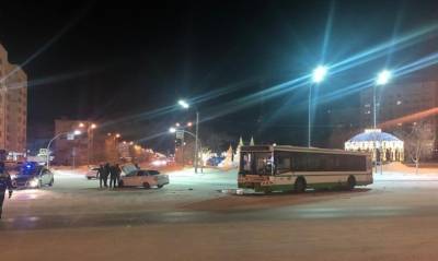 На Ямале в аварии легкового автомобиля и автобуса пострадал человек