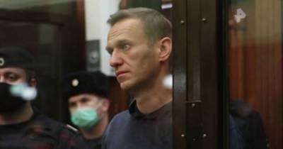 Навального доставили в суд Москвы по делу о клевете на ветерана