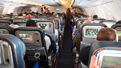 Пассажир устроил дебош в самолете Мурманск–Москва