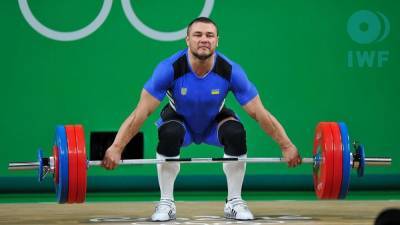 Украинский тяжеловес Чумак стал чемпионом Европы из-за дисквалификации россиянина за допинг
