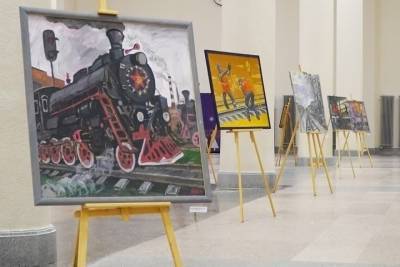 На железнодорожном вокзале в Иванове открылась выставка девяти художников