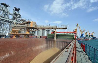Перевалка зерна в морских портах упала на 40%