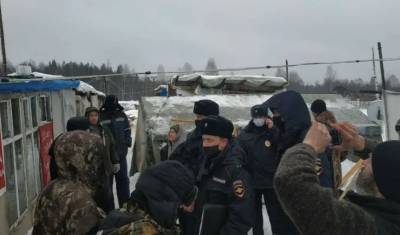 В Шиесе полицейские снесли палаточный лагерь экоактивистов