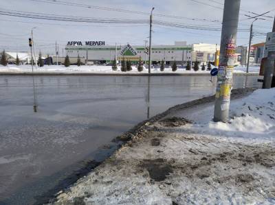 В Челябинске новая климатическая напасть — шуга и тающий снег