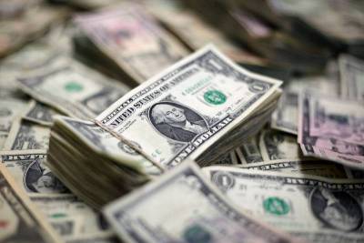 Доллар снижается, консолидируясь после недельной прибыли