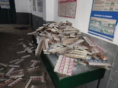 Более 37 тысяч пачек сигарет: таможенники изъяли рекордную партию контрабанды – фото