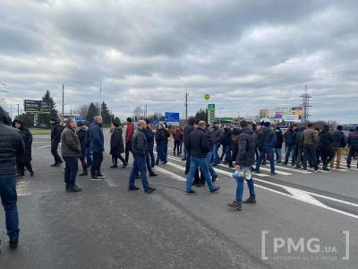 На Закарпатье участники тарифного протеста заблокировали трассу Киев-Чоп