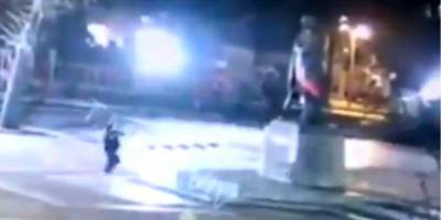 Появилось видео осквернения памятника Бандере во Львове