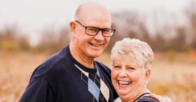 Пара, прожившая в браке 52 года, умерла от коронавируса с разницей в три часа (фото)