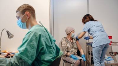 Более 1,5 млн жителей Польши вакцинировались от COVID-19