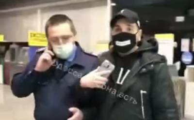 "Захотелось почувствовать власть": в Одессе охранник не выпускал покупателя из магазина и отобрал товар, видео