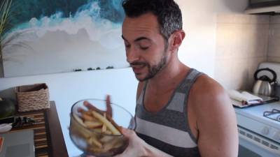 Как изменится ваше тело, если неделю есть только картошку: блоггер показал шокирующий результат