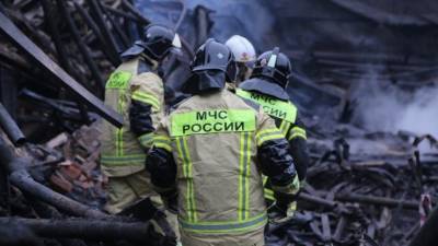 Инспекторов ДПС из ЯНАО наградят за спасение людей во время пожара — видео