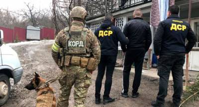 На Буковине поймали преступников, которые сбывали в регионе наркотики и оружие