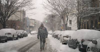 Значительное похолодание, снежные заносы и гололедица: в нескольких областях могут перекрыть дороги