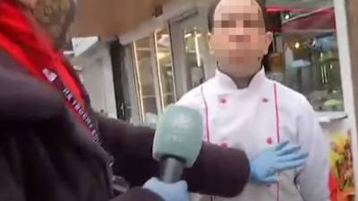Укусил оператора телеканала: в Киеве работнику заведения питания объявили о подозрении