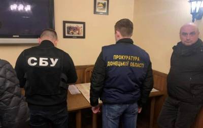 Депутата райсовета в Волновахе задержали на взятке в 25 тысяч гривен