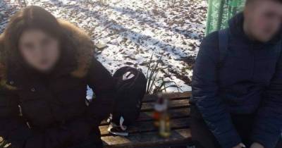 На Прикарпатье накажут 18-летнюю девушку, которая распивала хмельные напитки с подростком: фото