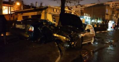 В Харькове пьяный водитель врезался в две припаркованные машины
