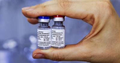 У Зеленского заявили, что Россия испытывает "путинскую" вакцину на бюджетниках в Крыму