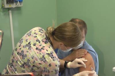 В Петербург прибыла крупнейшая партия вакцины от коронавируса