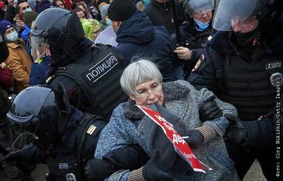Суды Москвы назначили протестующим 927 арестов и 1227 штрафов